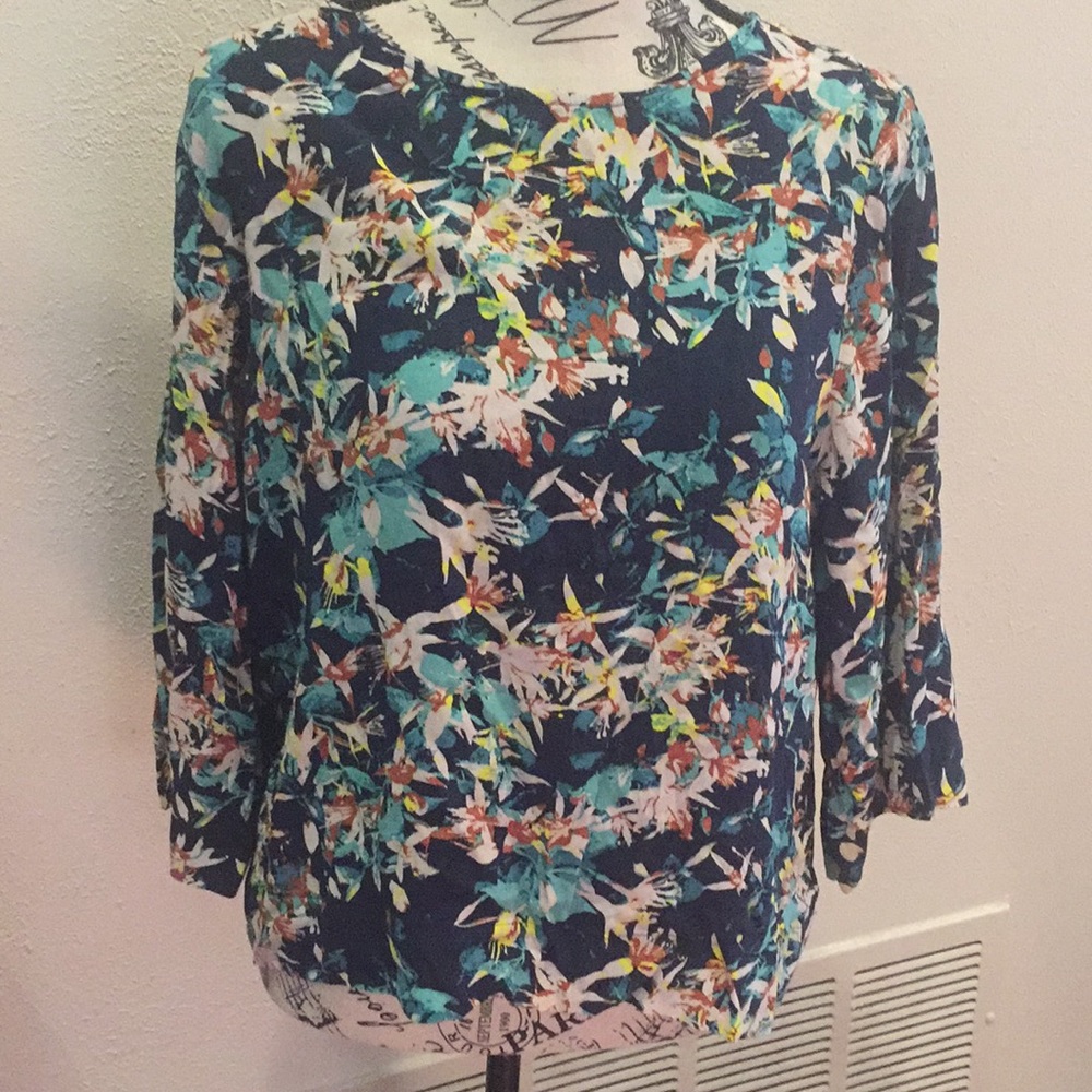 Floral blouse size small